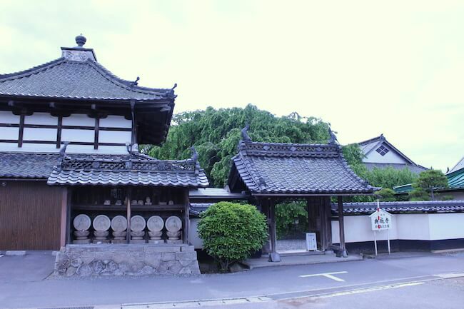 典厩寺墓地（てんきゅうじぼち）