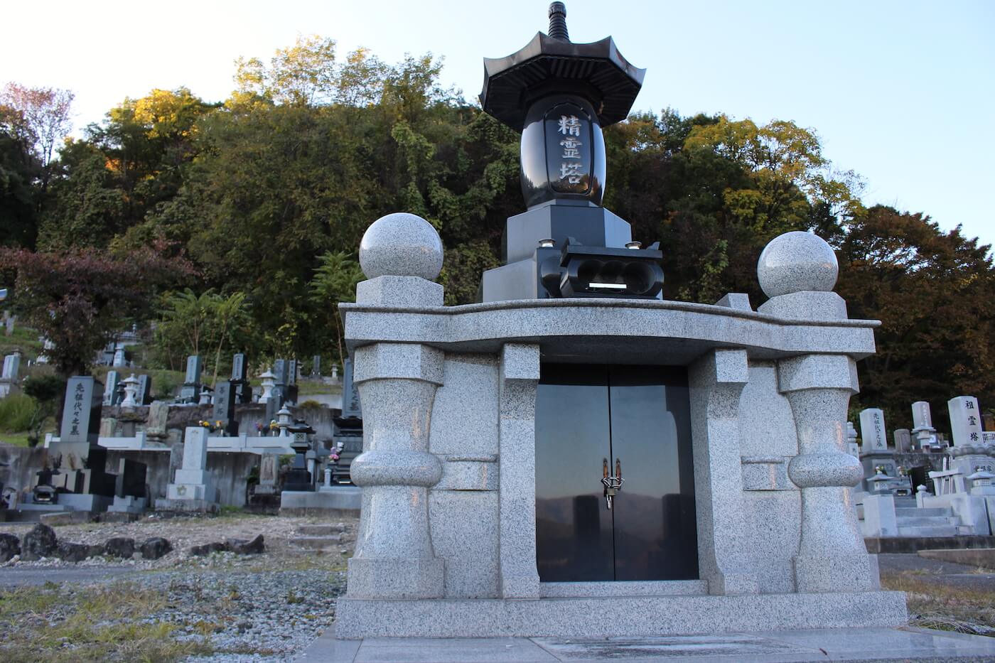 真蔵寺墓地の永代供養墓