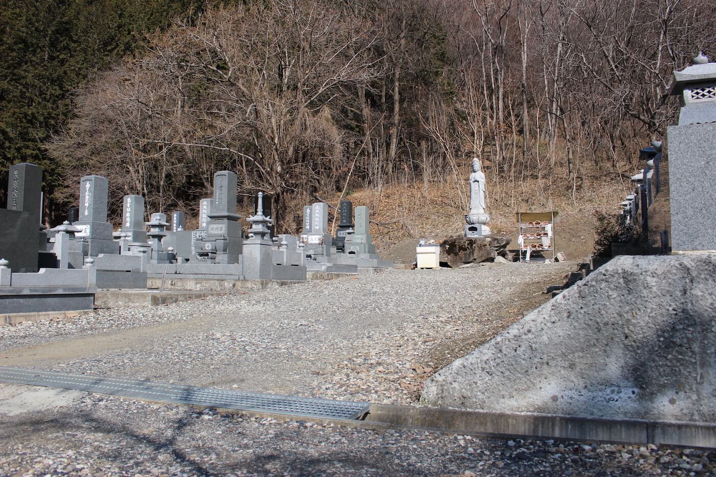 千曲市の大明神霊園