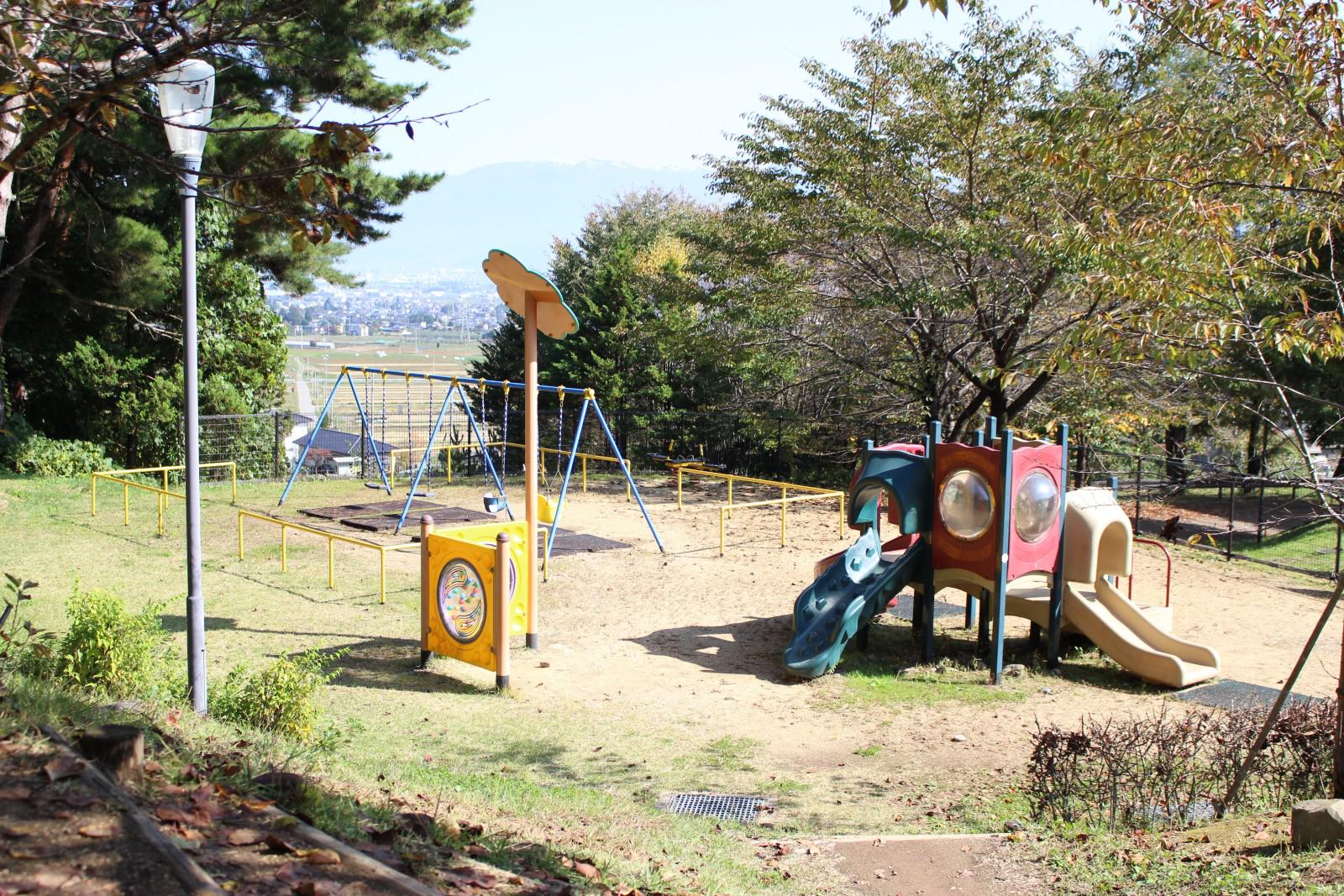 なろう原霊園（なろうはられいえん）