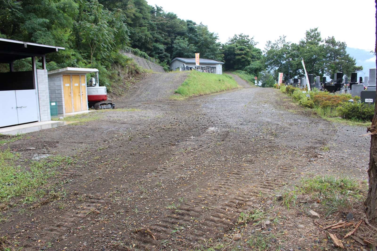 千曲市の有明霊園の駐車場