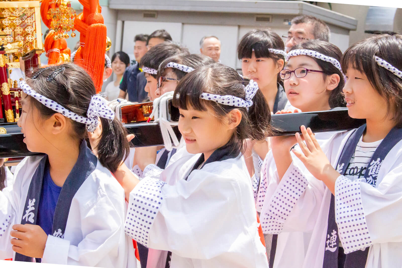 長野市七瀬南部地区の皆様へお神輿贈呈。記念撮影