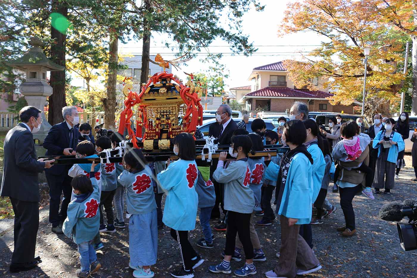 長野市吉田東町区の皆様へお神輿贈呈