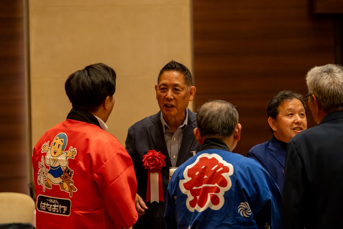 懇親会での記念撮影の様子